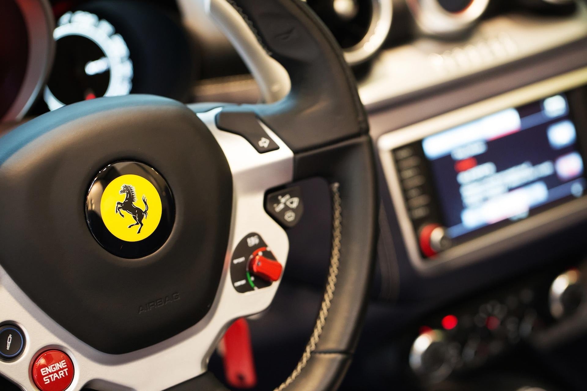 Luxury Vehicles For An Extraordinary Stay